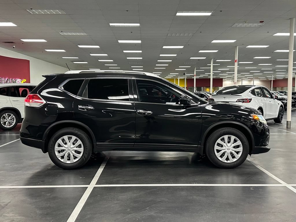 Used 2016 Nissan Rogue S w/ Appearance Package FWD image 8