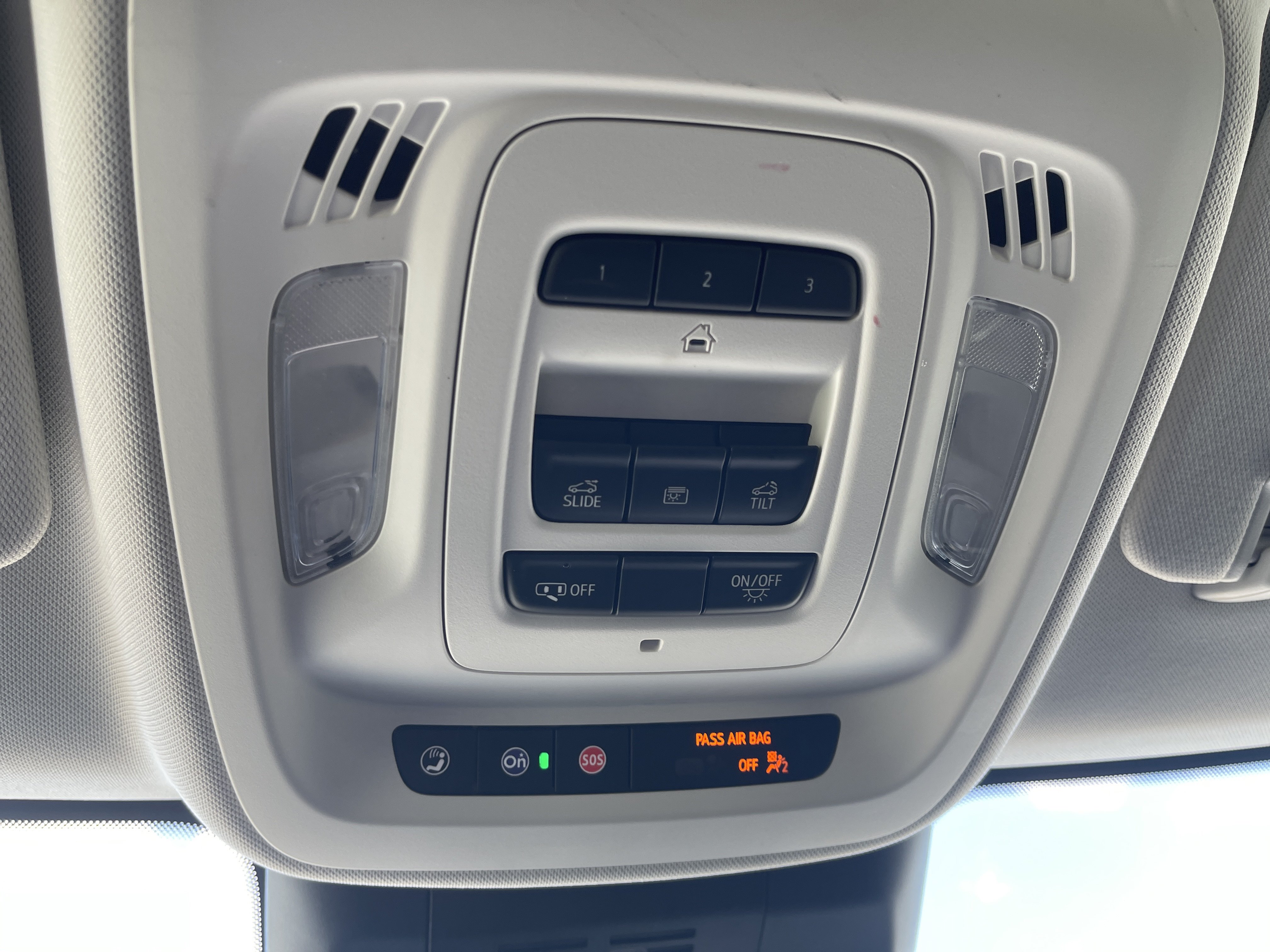Used 2024 Buick Envision Avenir AWD/4WD image 32