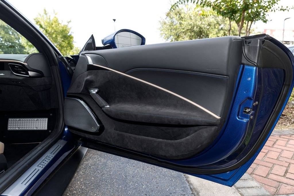 Used 2023 Ferrari Roma RWD image 16