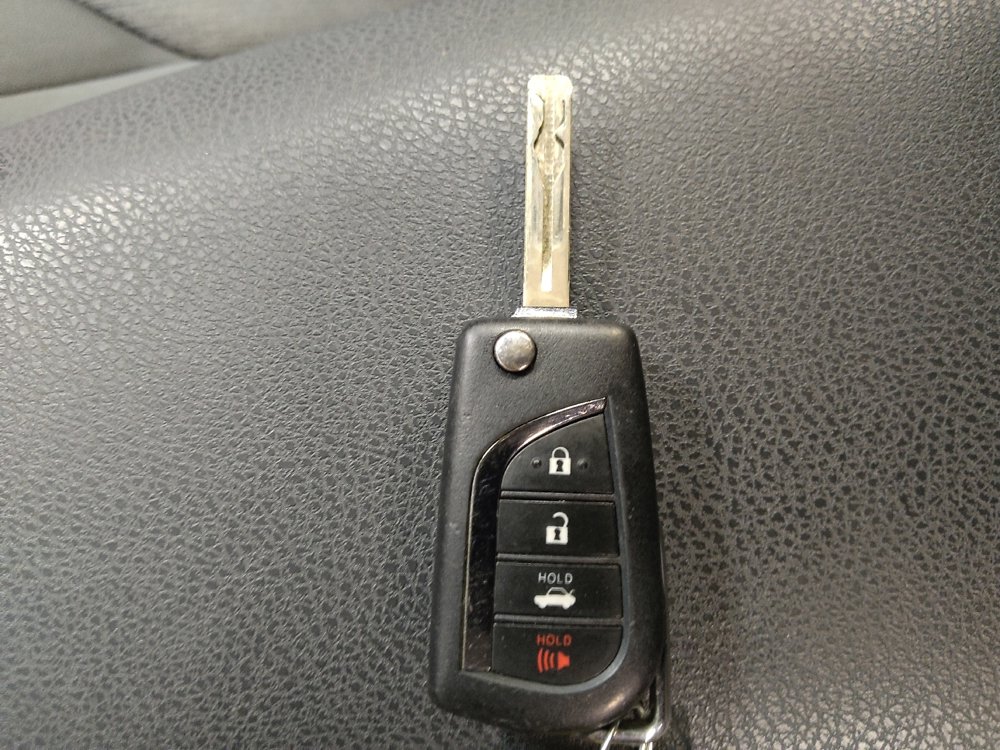 Used 2021 Toyota Camry LE FWD image 32