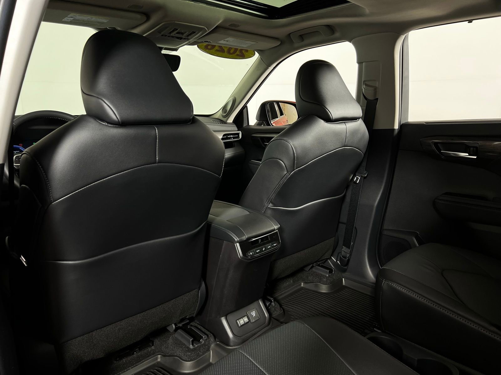 Certified 2026 Toyota Highlander Limited image 24