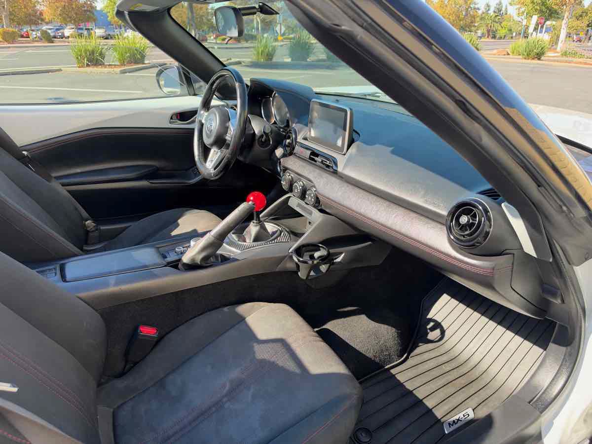 Used 2016 MAZDA MX-5 Miata Club RWD image 21
