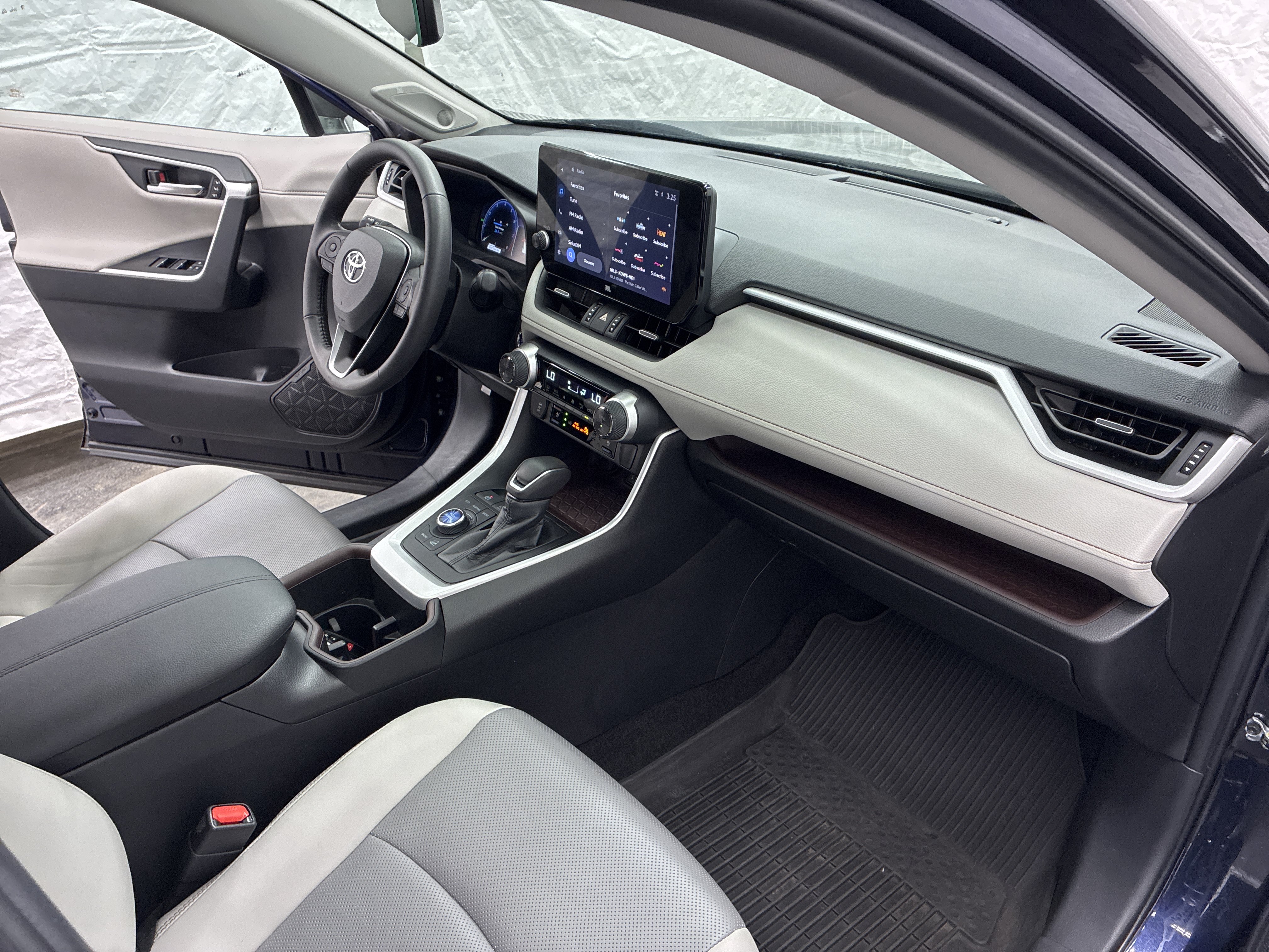 Used 2024 Toyota RAV4 Limited w/ Weather Package AWD/4WD image 16