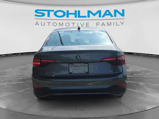 Certified 2023 Volkswagen Jetta SE w/ Panoramic Sunroof Package FWD image 6
