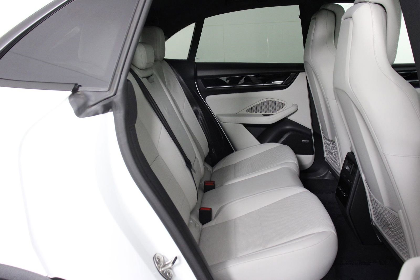 Certified 2024 Porsche Macan 4 Electric image 30