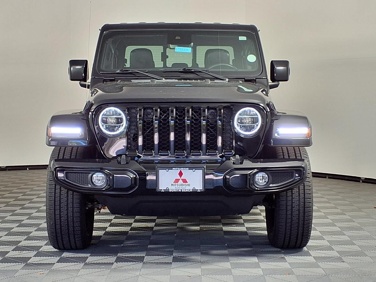 Used 2022 Jeep Gladiator Overland AWD/4WD image 2