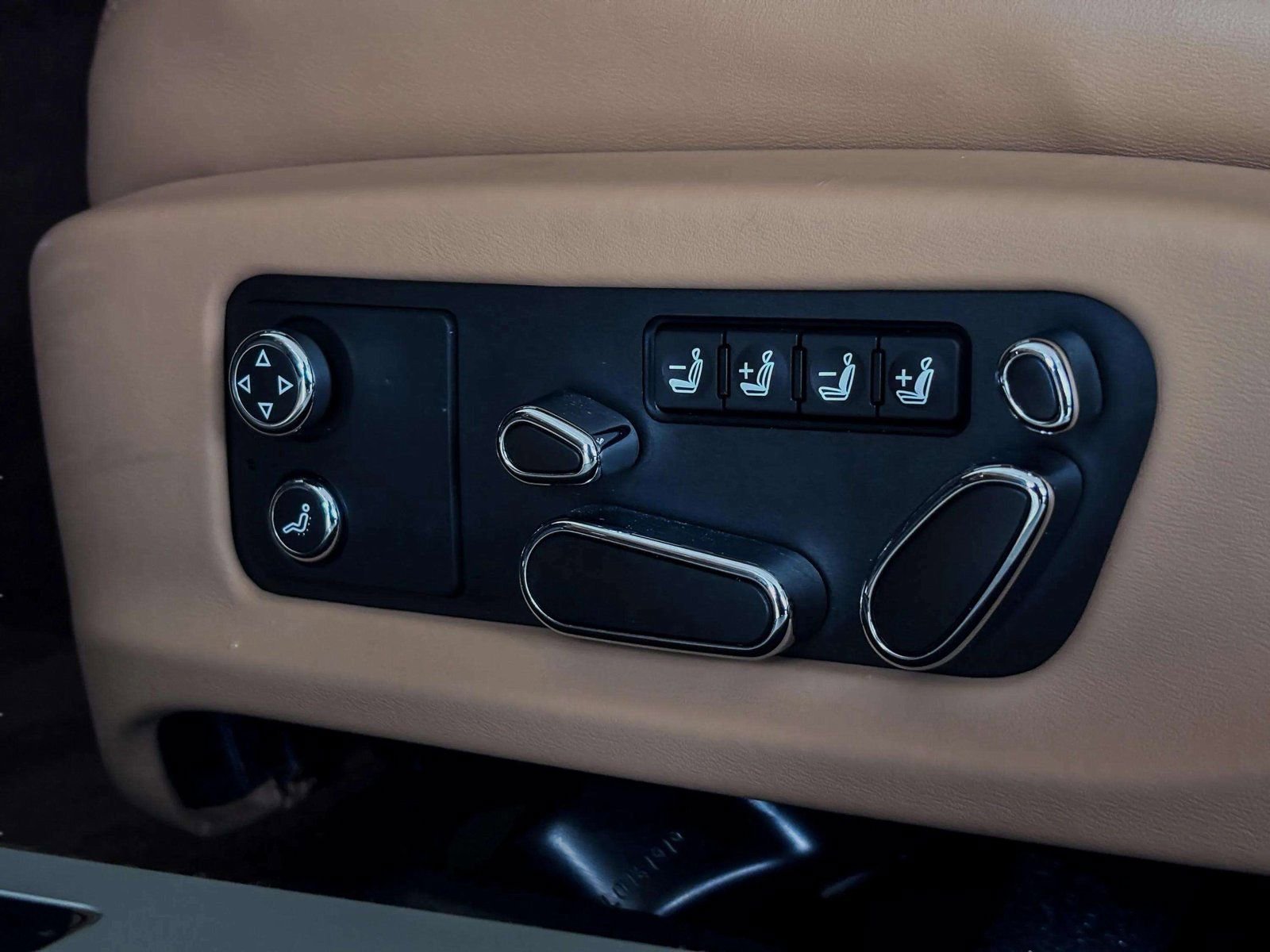 Used 2020 Bentley Continental GT V8 image 24