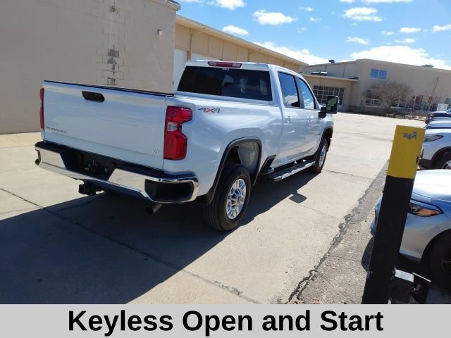 Used 2025 Chevrolet Silverado 2500 LT w/ Convenience Package AWD/4WD image 4