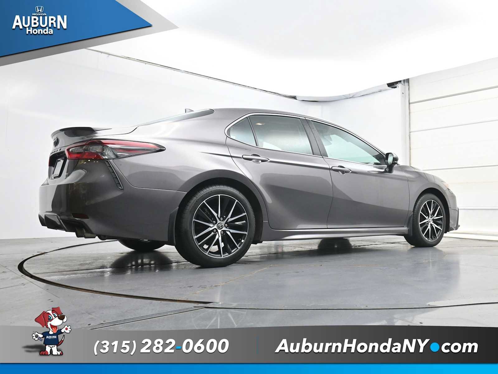 Used 2024 Toyota Camry SE AWD/4WD image 24