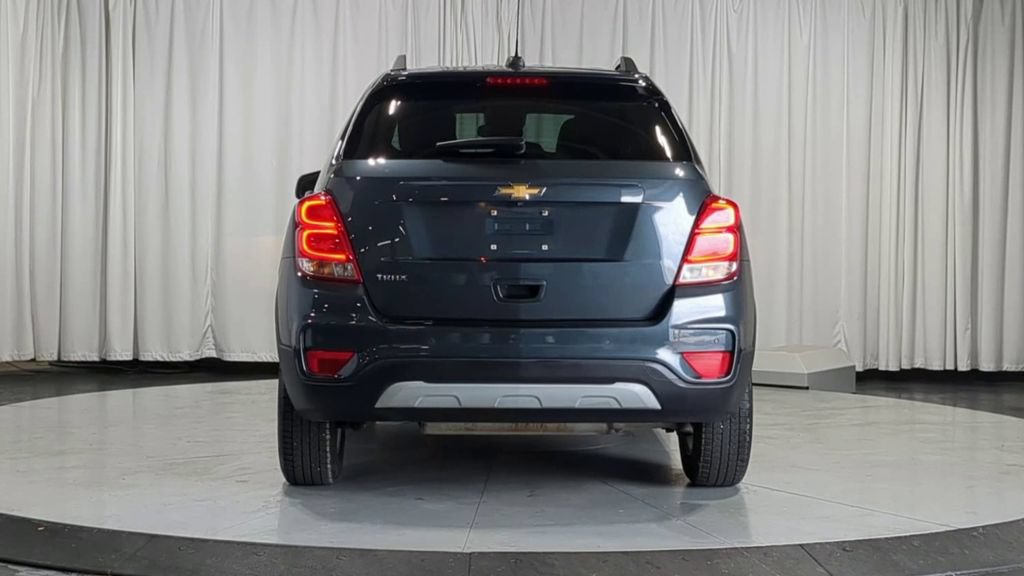 Used 2021 Chevrolet Trax LT w/ Driver Confidence Package FWD image 9