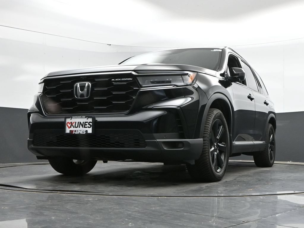 Used 2025 Honda Pilot Black Edition image 45