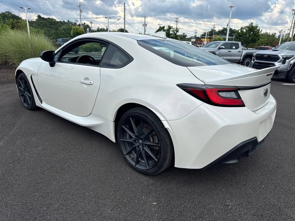 Used 2023 Toyota GR86 Premium w/ ALL Weather Mat Package (TMS) RWD image 5