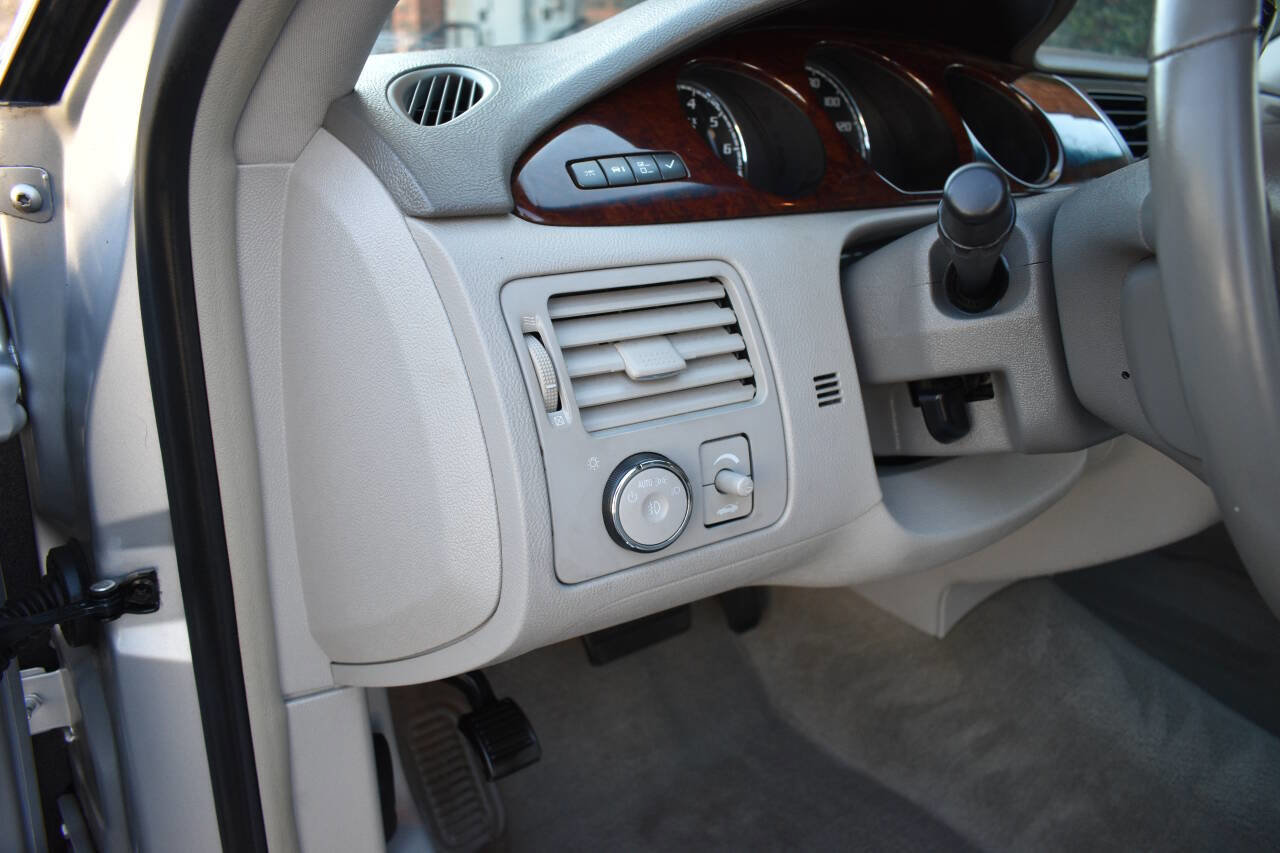 Used 2011 Buick Lucerne CX FWD image 17