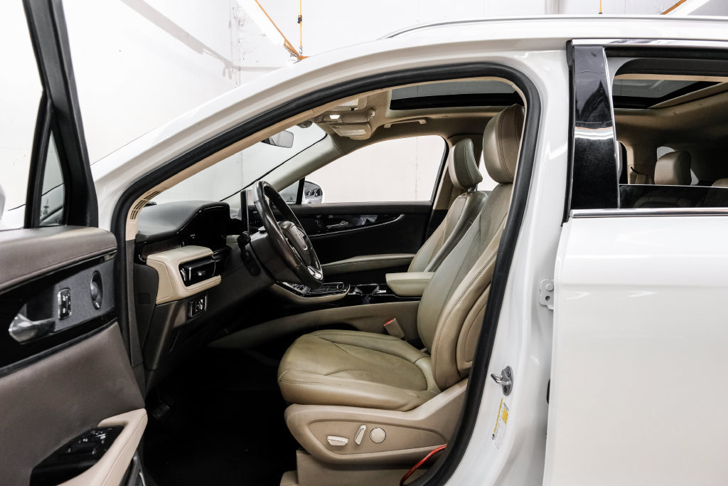 Used 2021 Lincoln Nautilus Reserve w/ Equipment Group 201A FWD image 4
