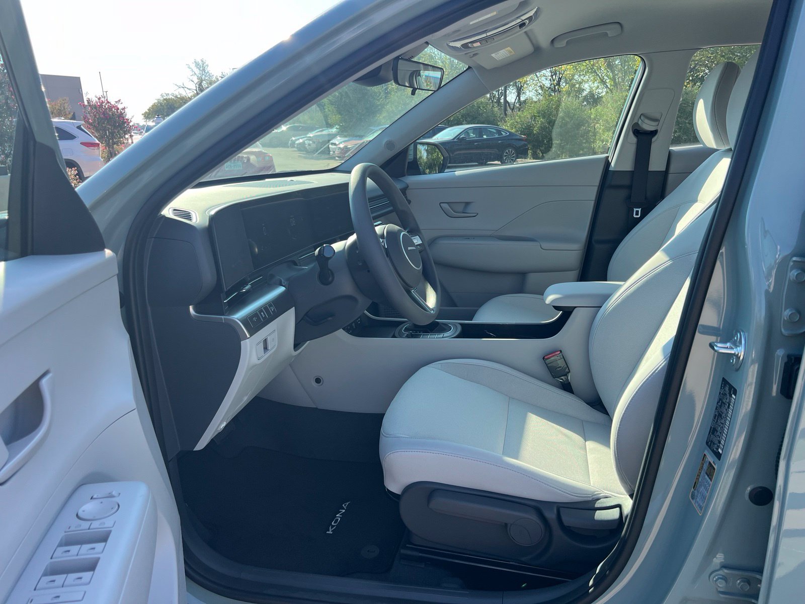New 2027 Hyundai Kona SE FWD image 21