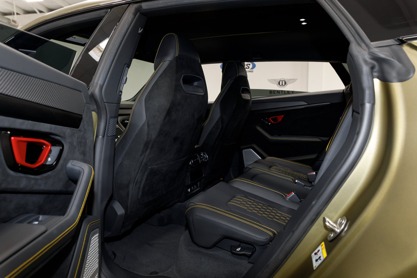 Used 2024 Lamborghini Urus Performante AWD/4WD image 58