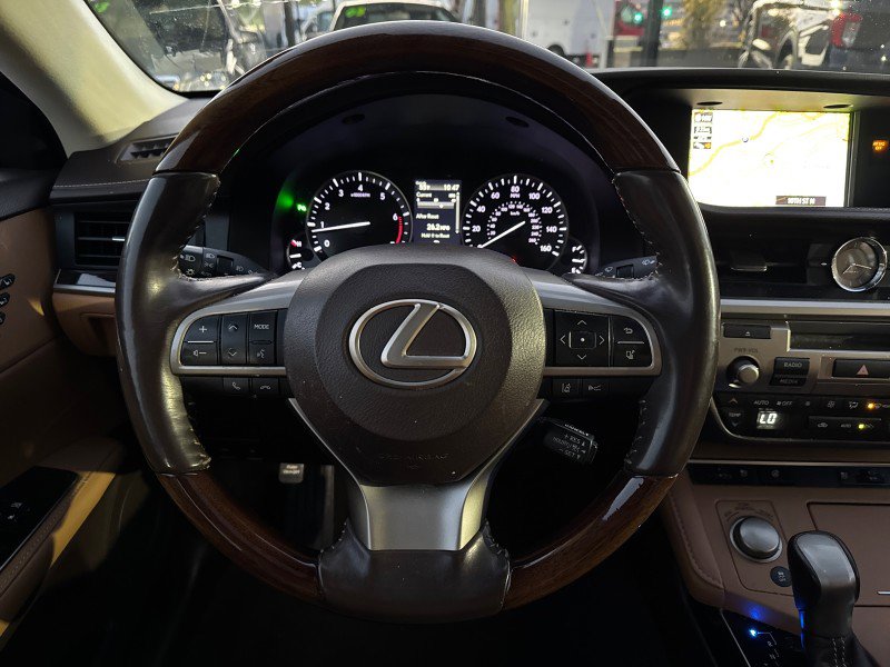 Used 2018 Lexus ES 350 w/ Navigation System Package image 19