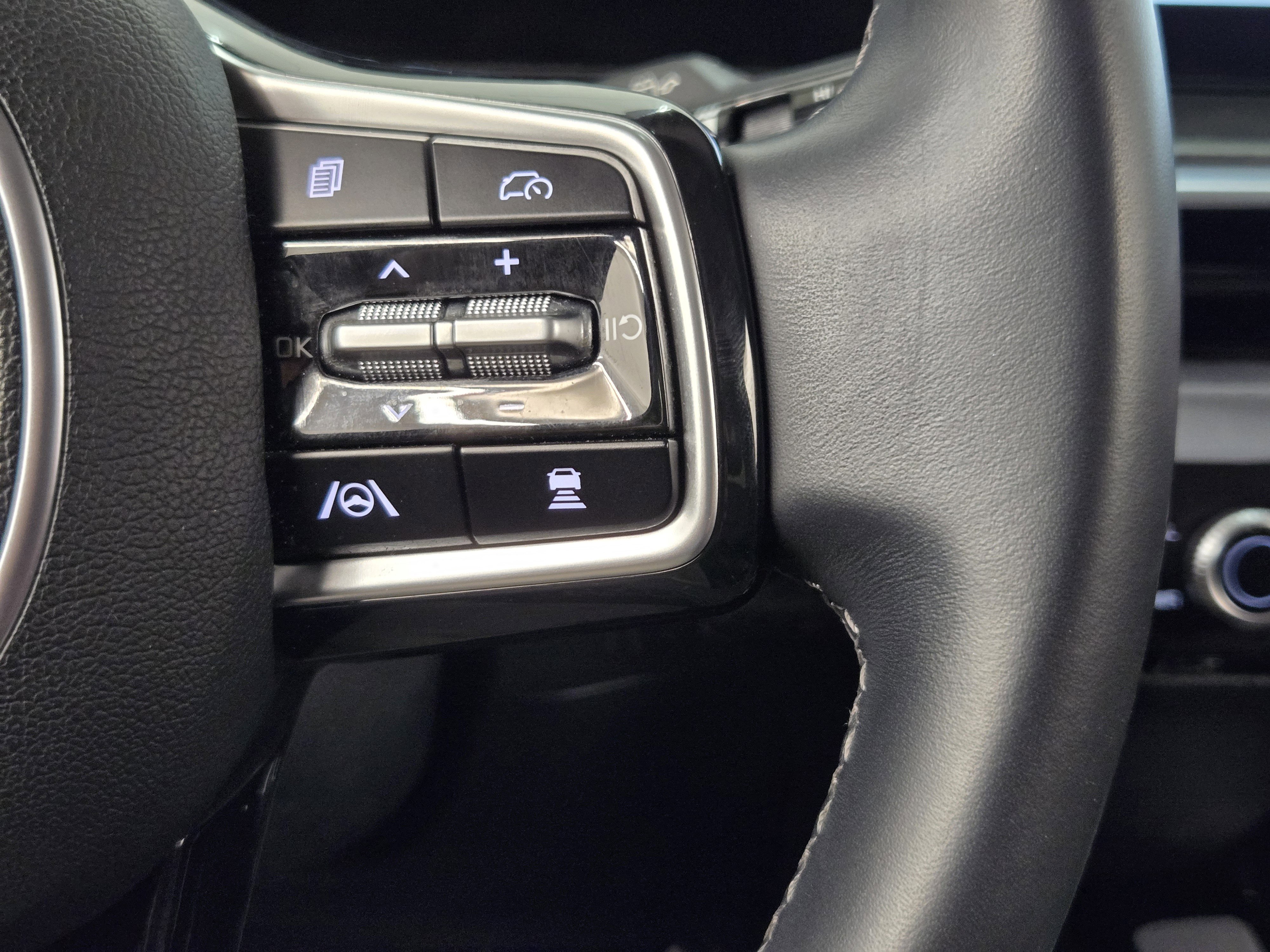 Used 2025 Kia Sorento SX AWD/4WD image 29