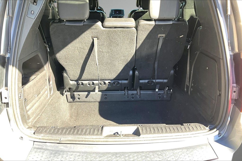 Used 2020 Dodge Grand Caravan SXT w/ Driver Convenience Group FWD image 7
