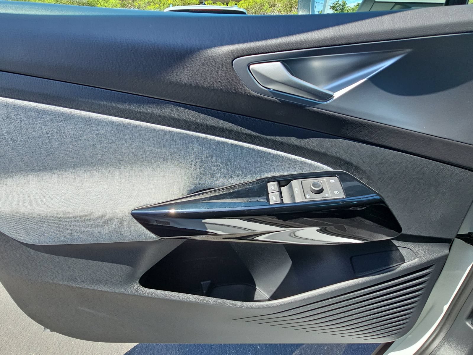 Certified 2023 Volkswagen ID.4 Pro RWD image 26