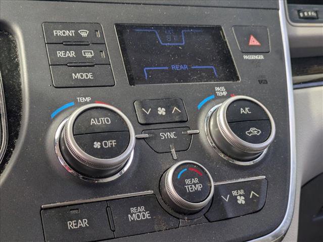 Used 2019 Toyota Sienna XLE w/ XLE Navigation Package FWD image 10