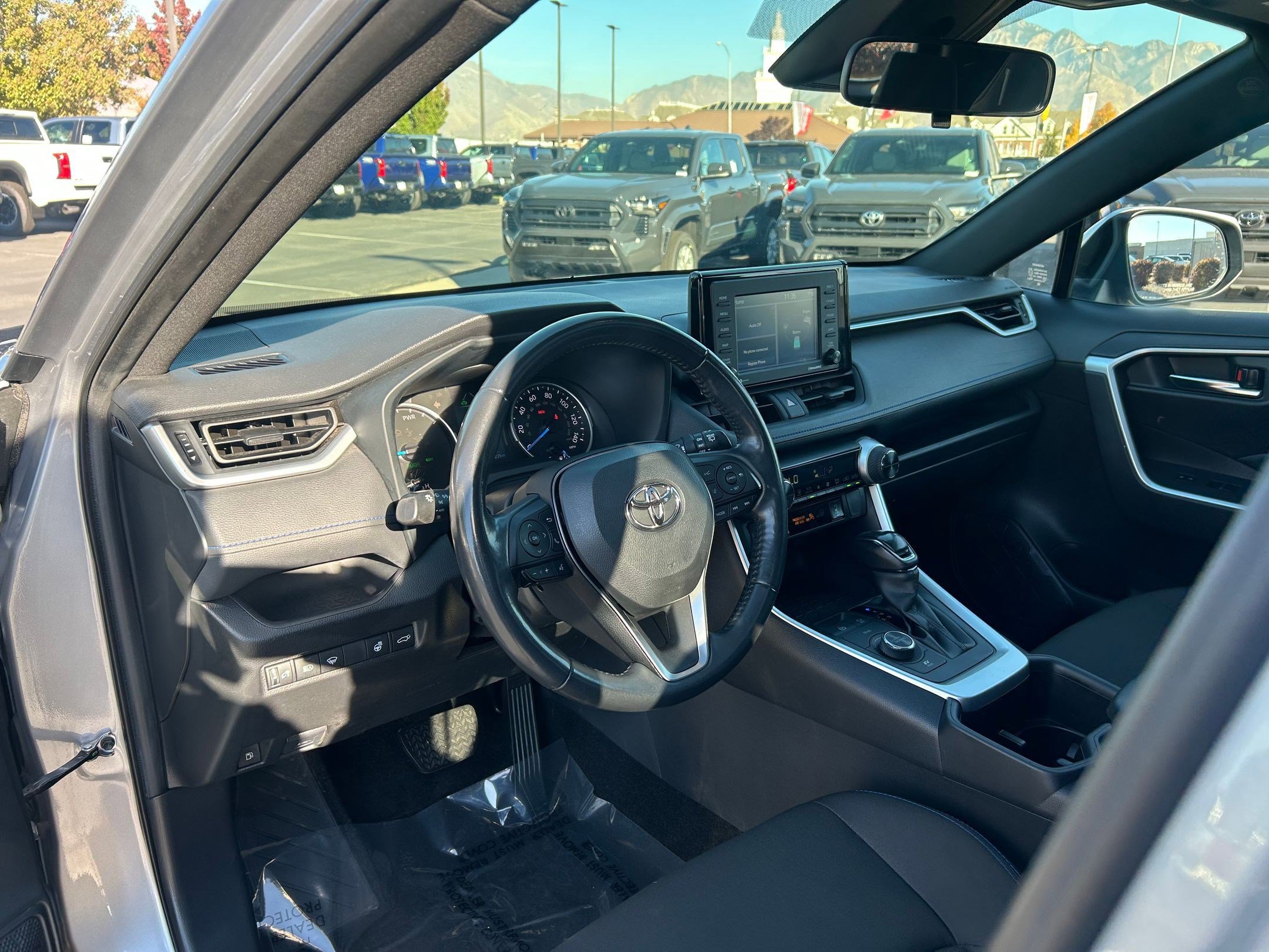 Certified 2022 Toyota RAV4 SE image 10