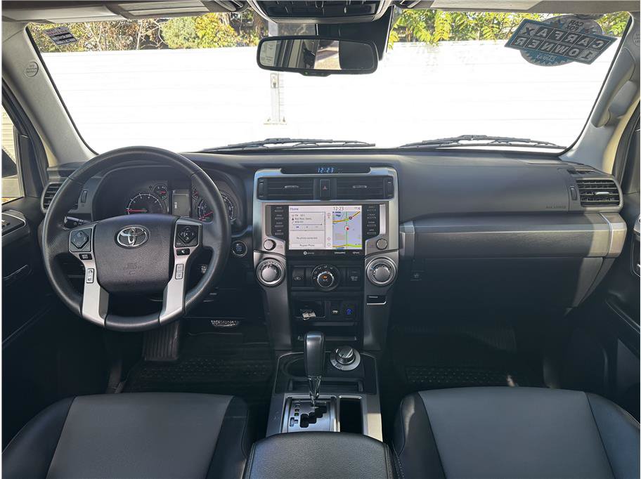 Used 2022 Toyota 4Runner SR5 Premium w/ Moonroof Package AWD/4WD image 19