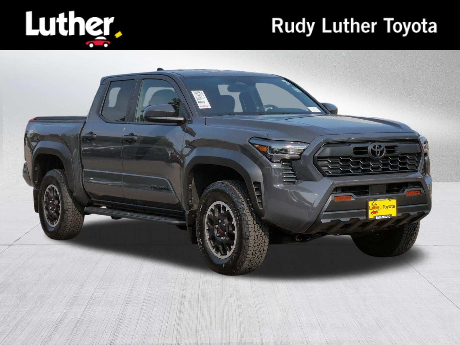 Certified 2025 Toyota Tacoma TRD Off-Road AWD/4WD image 1