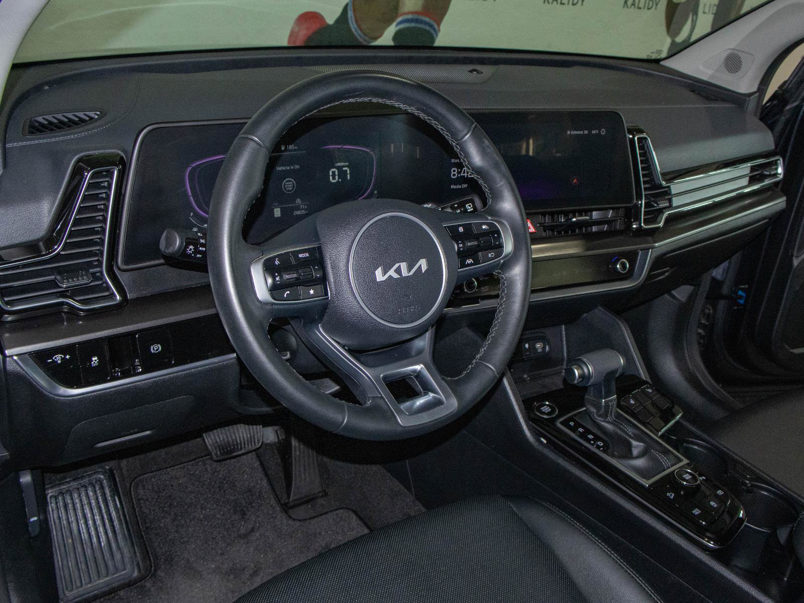 Used 2024 Kia Sportage EX image 6