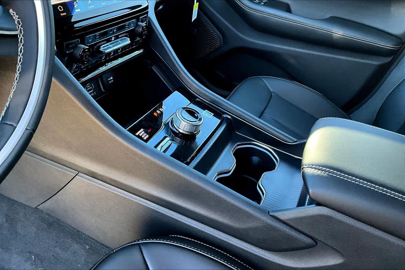 New 2025 Jeep Grand Cherokee L Limited AWD/4WD image 8