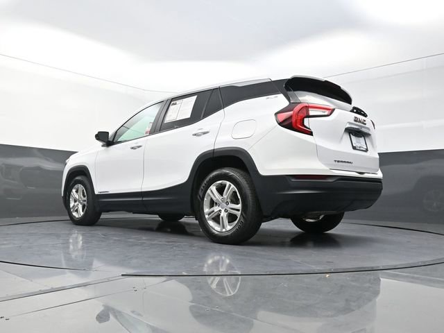 Used 2024 GMC Terrain SLE image 23