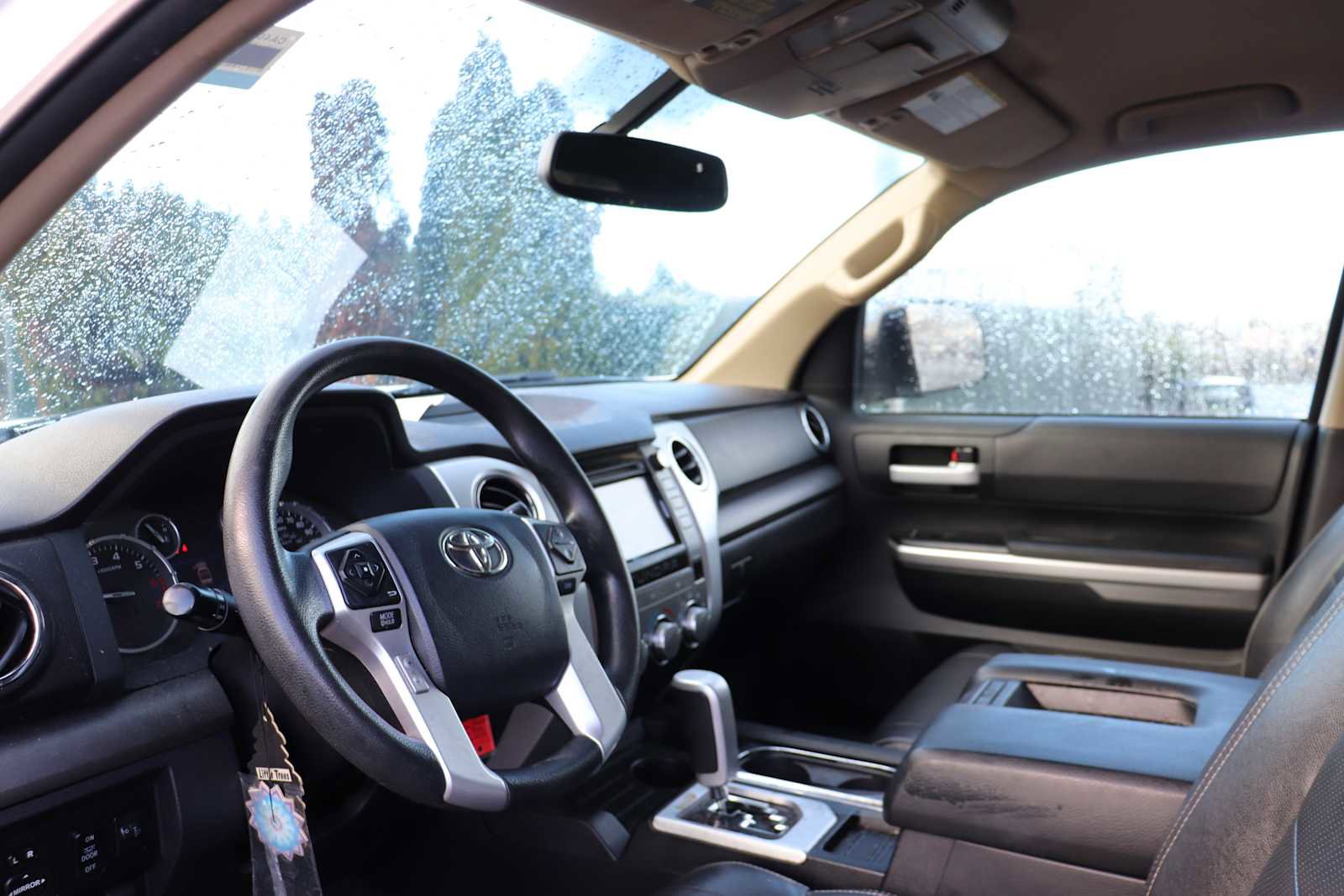 Certified 2017 Toyota Tundra SR5 image 10