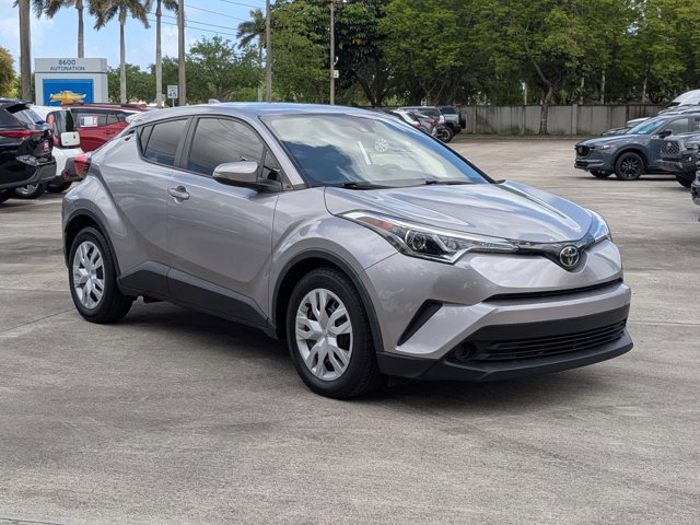 Used 2019 Toyota C-HR LE image 3