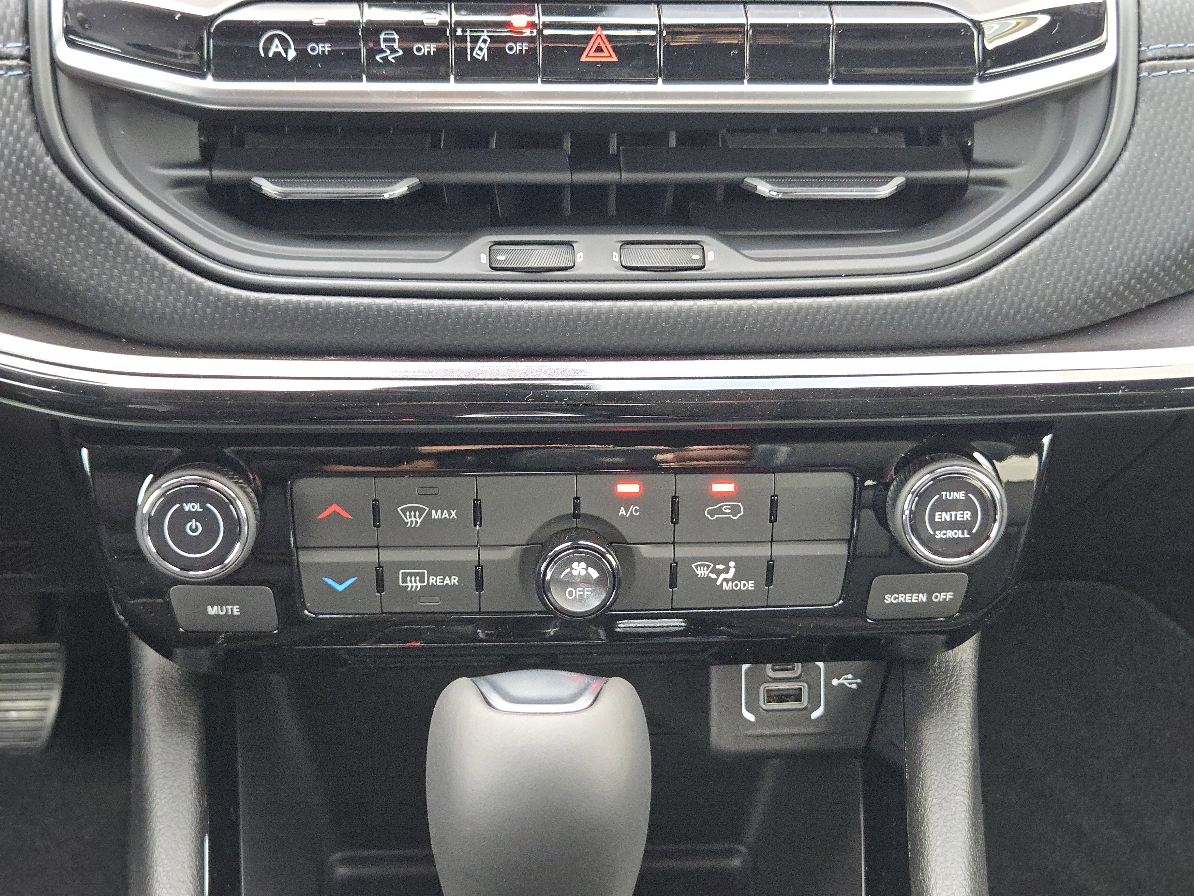 New 2026 Jeep Compass Latitude image 15