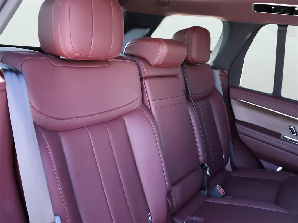 Used 2023 Land Rover Range Rover SE image 12
