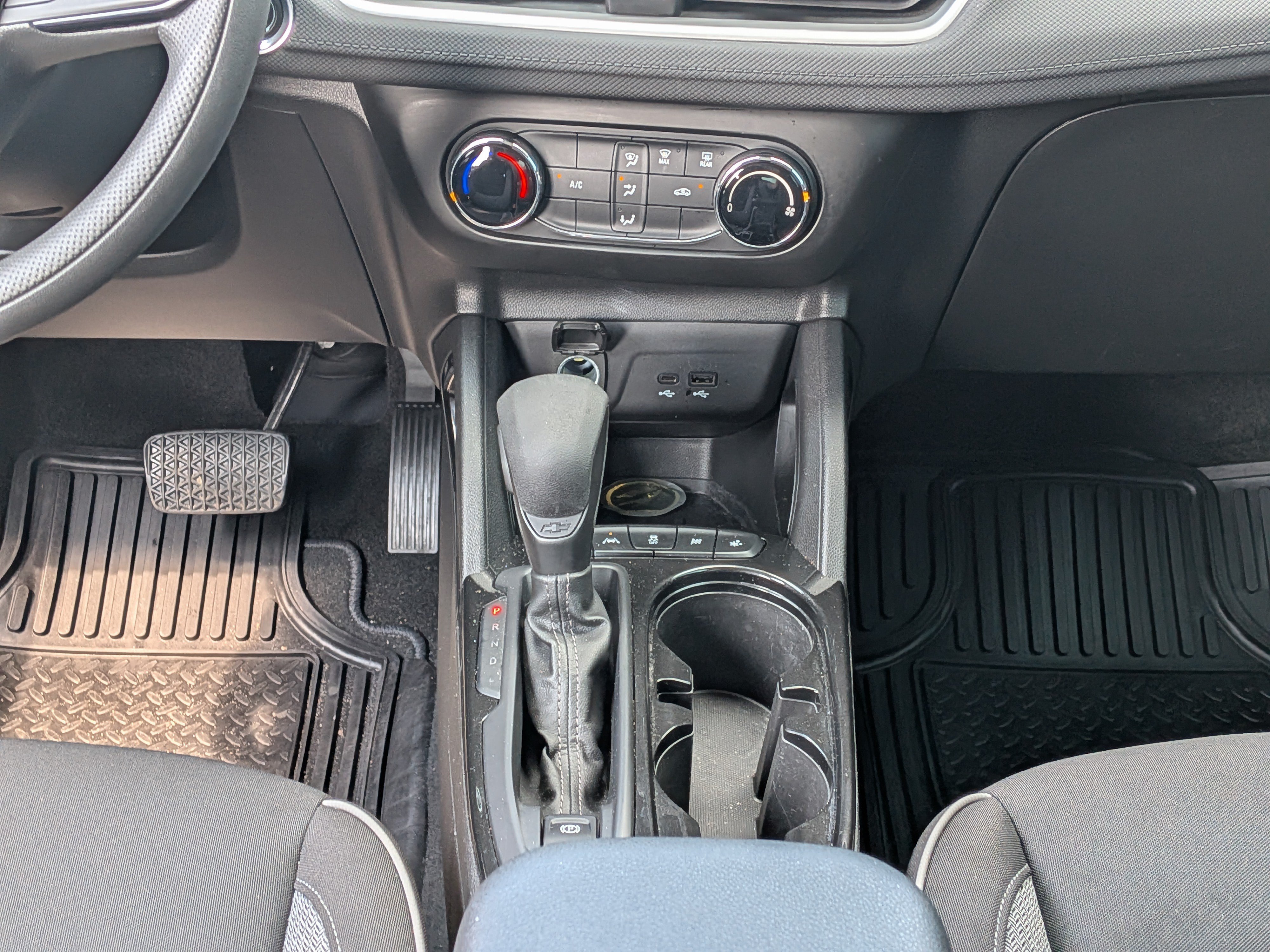 Used 2025 Chevrolet TrailBlazer LS w/ LS Convenience Package FWD image 19