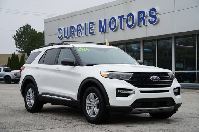 Certified 2024 Ford Explorer XLT w/ Equipment Group 202A