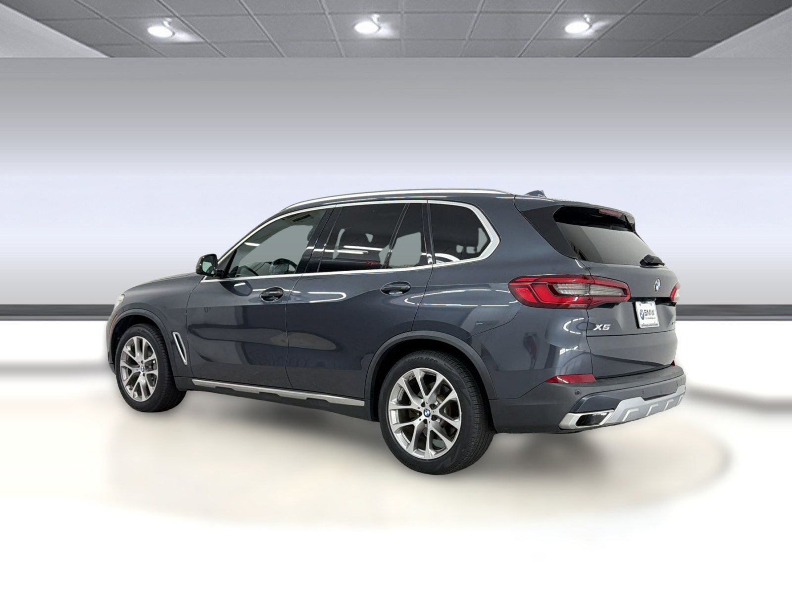 Used 2019 BMW X5 xDrive40i w/ Premium Package 2 AWD/4WD image 3