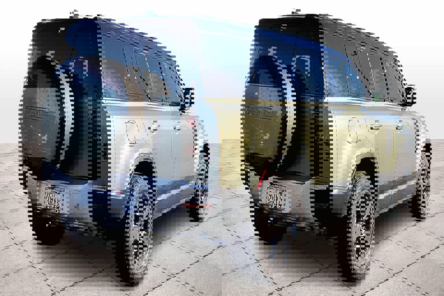 Used 2025 Land Rover Defender 110 S image 14