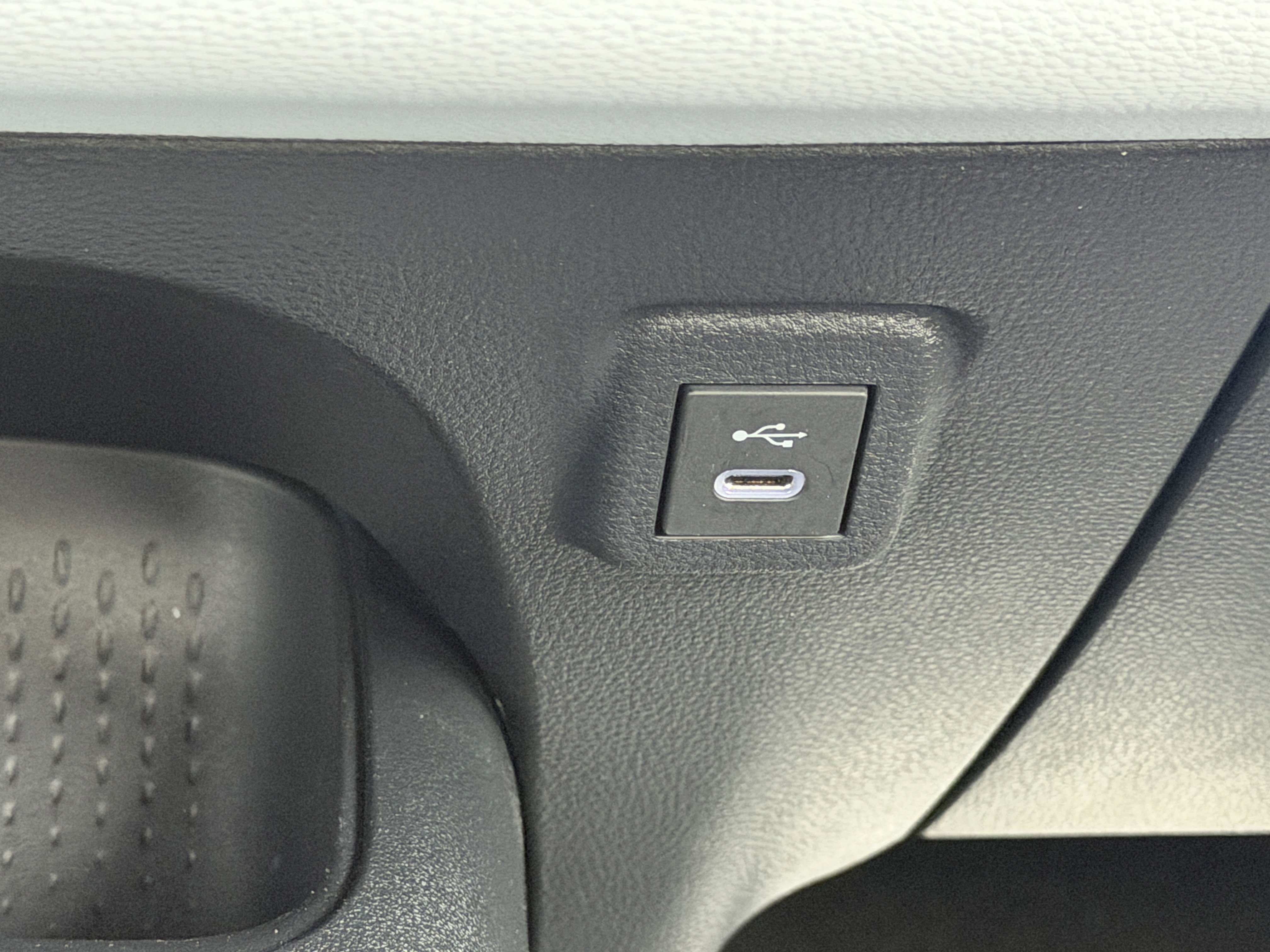 Used 2025 Toyota Corolla SE FWD image 24