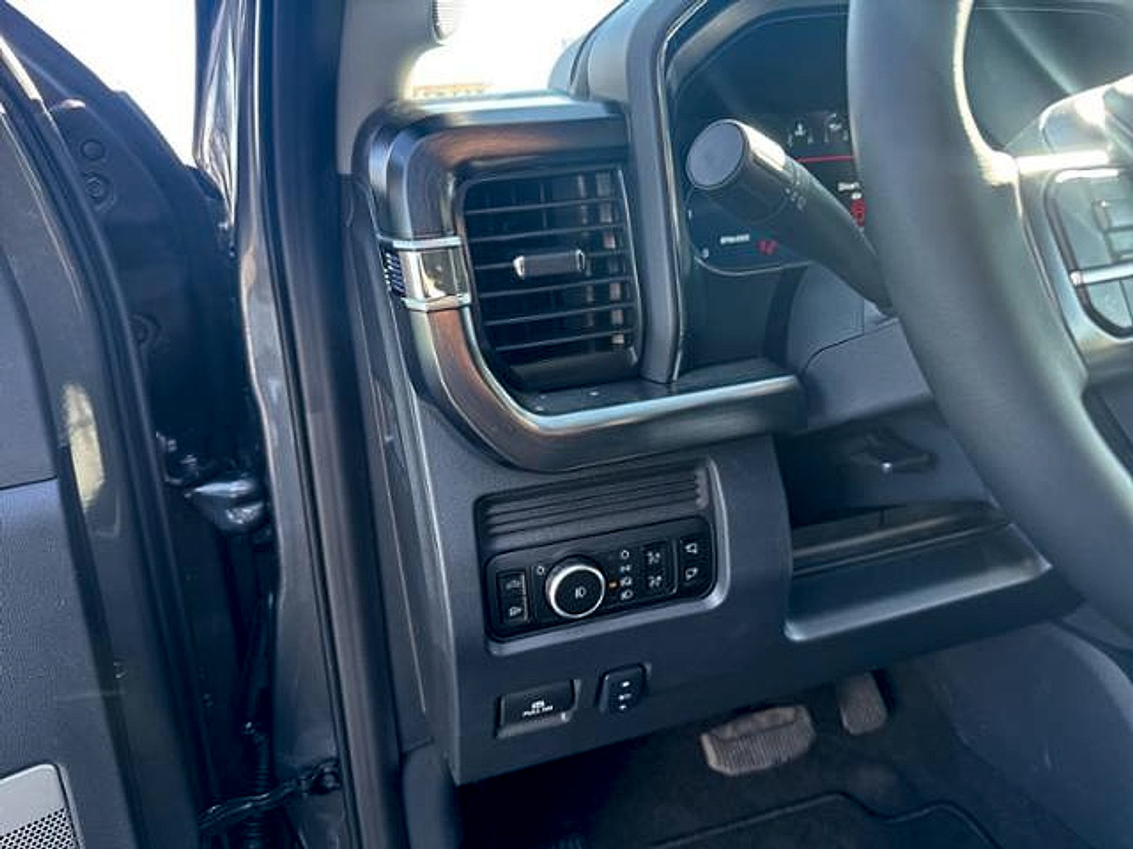 Used 2026 Ford F450 Lariat w/ FX4 Off-Road Package AWD/4WD image 23
