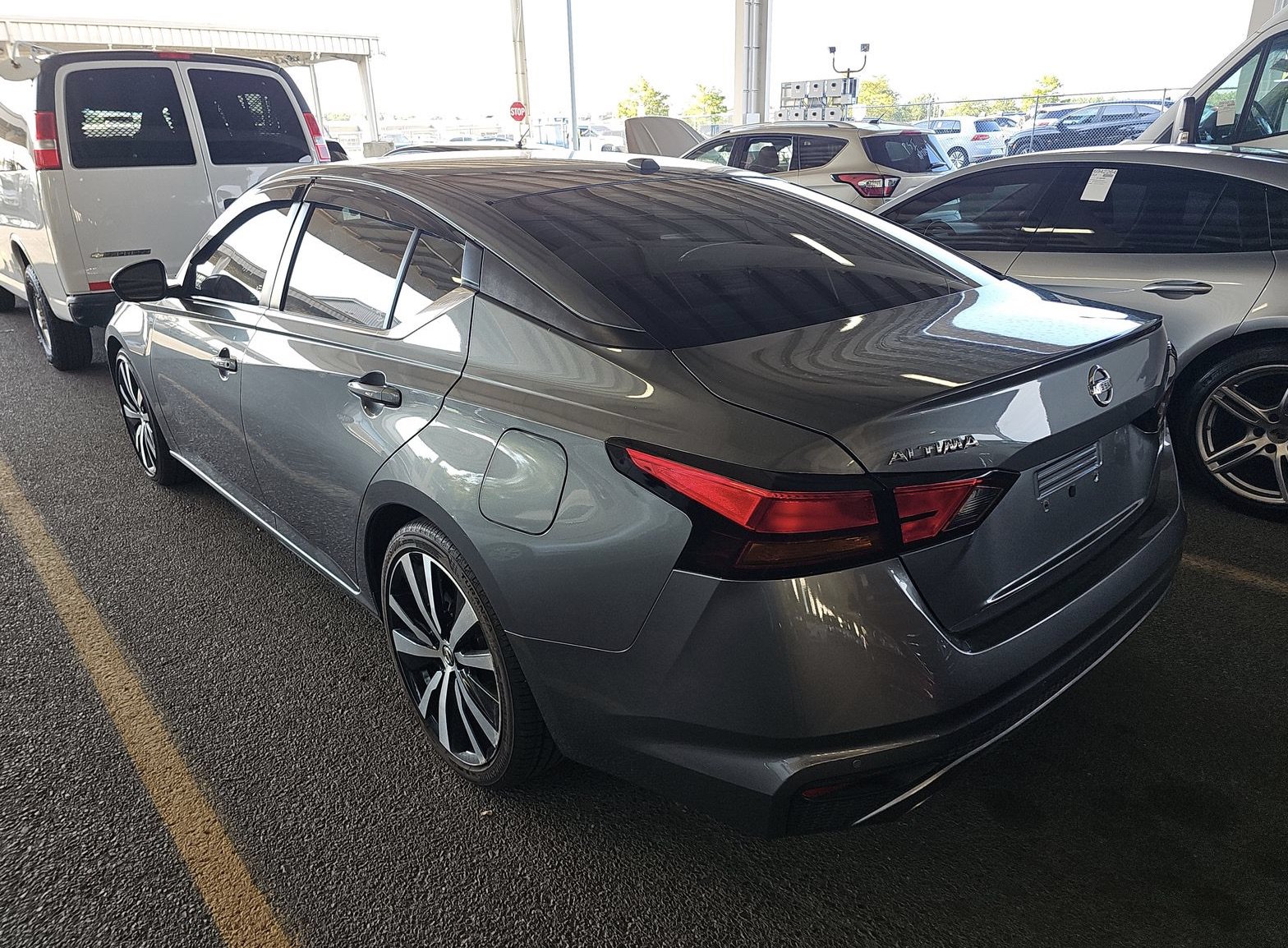Used 2020 Nissan Altima 2.5 SR FWD image 4