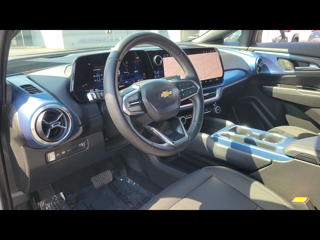 Used 2024 Chevrolet Equinox EV LT w/ LPO, Blackout Package FWD image 19