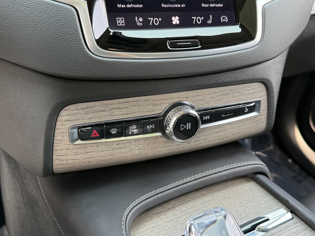 Certified 2023 Volvo XC90 B6 Ultimate w/ Protection Package AWD/4WD image 26