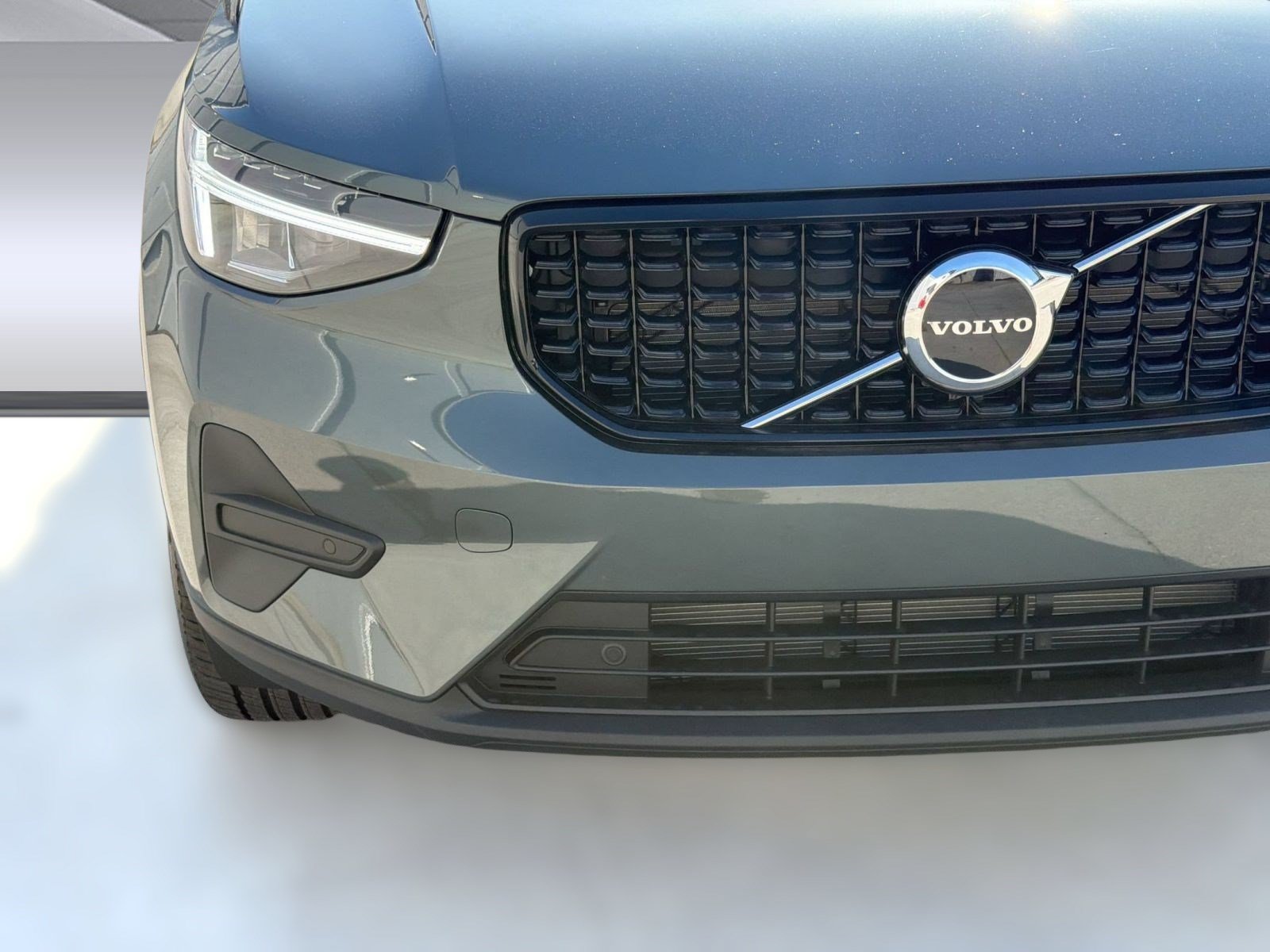 New 2026 Volvo XC40 B5 Core w/ Protection Package Premier AWD/4WD image 29