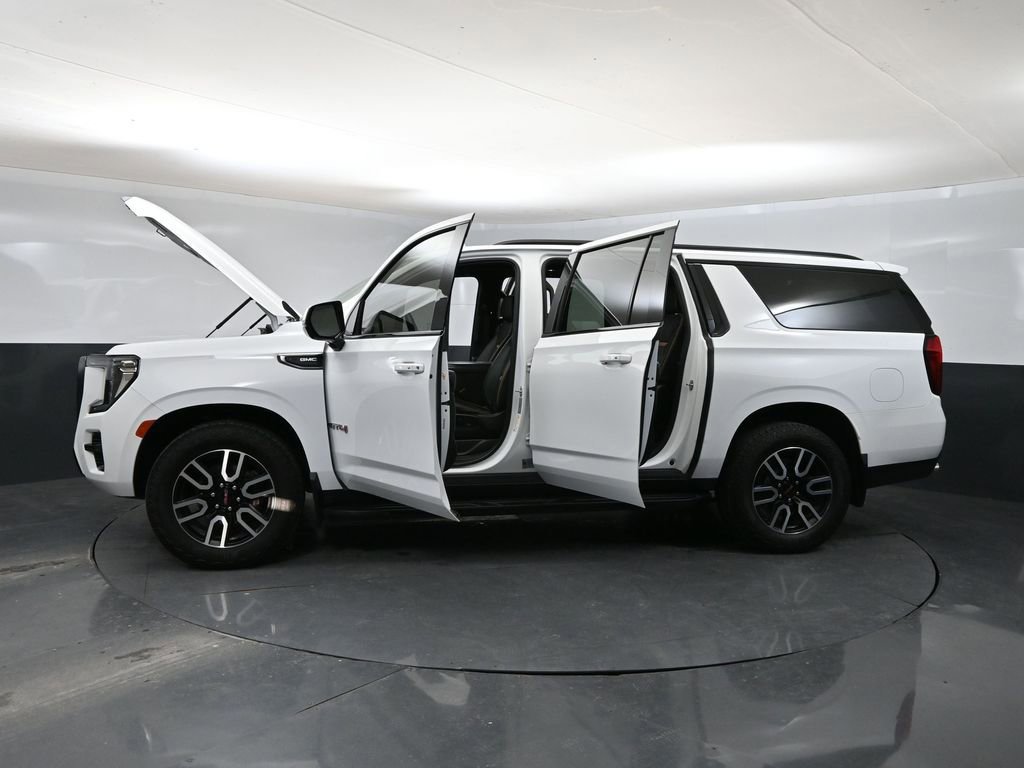 Used 2023 GMC Yukon XL AT4 AWD/4WD image 43