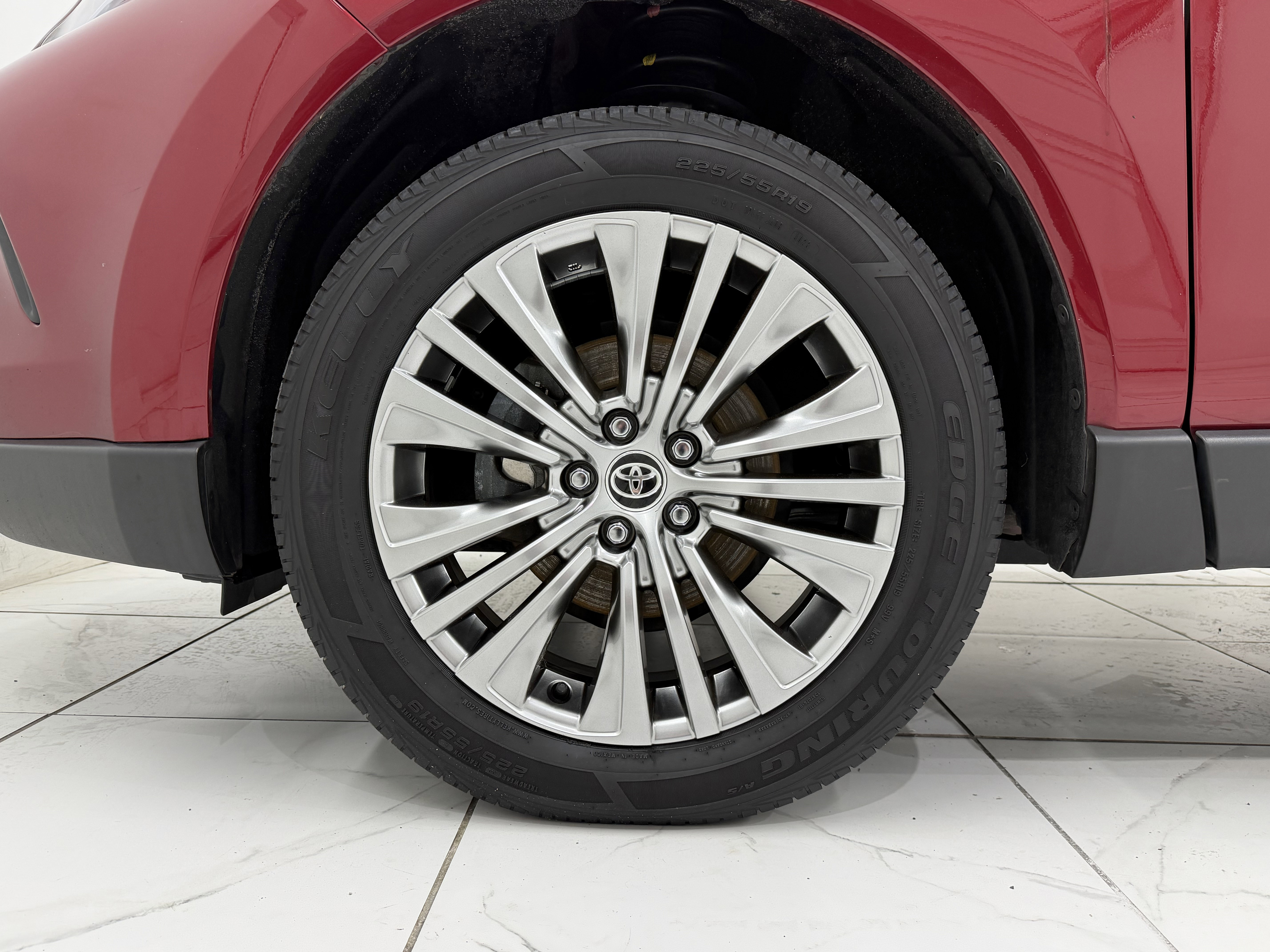 Used 2021 Toyota Venza XLE w/ Softex Package image 16