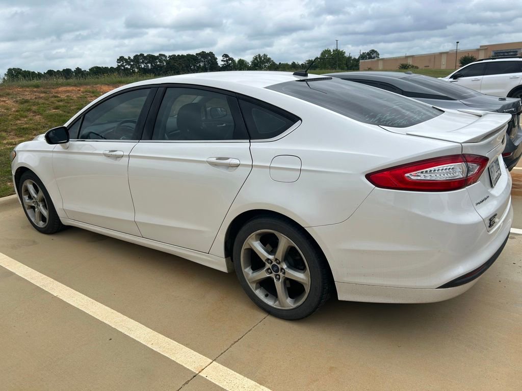 Used 2014 Ford Fusion SE FWD image 8