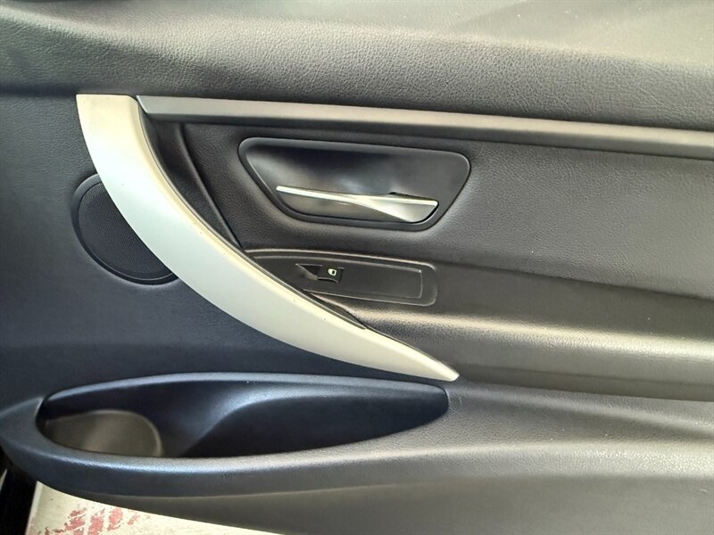 Used 2015 BMW 320i Sedan RWD image 26
