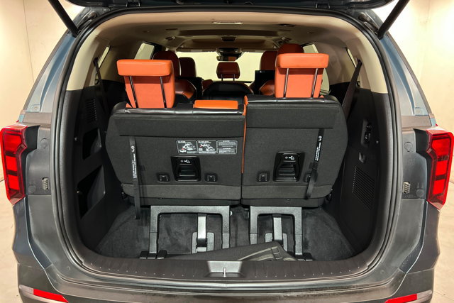 Used 2025 Kia Carnival SX FWD image 22